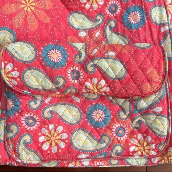 Emma & Chloe Paisley Floral Quilted Tote - Picture 3 of 12